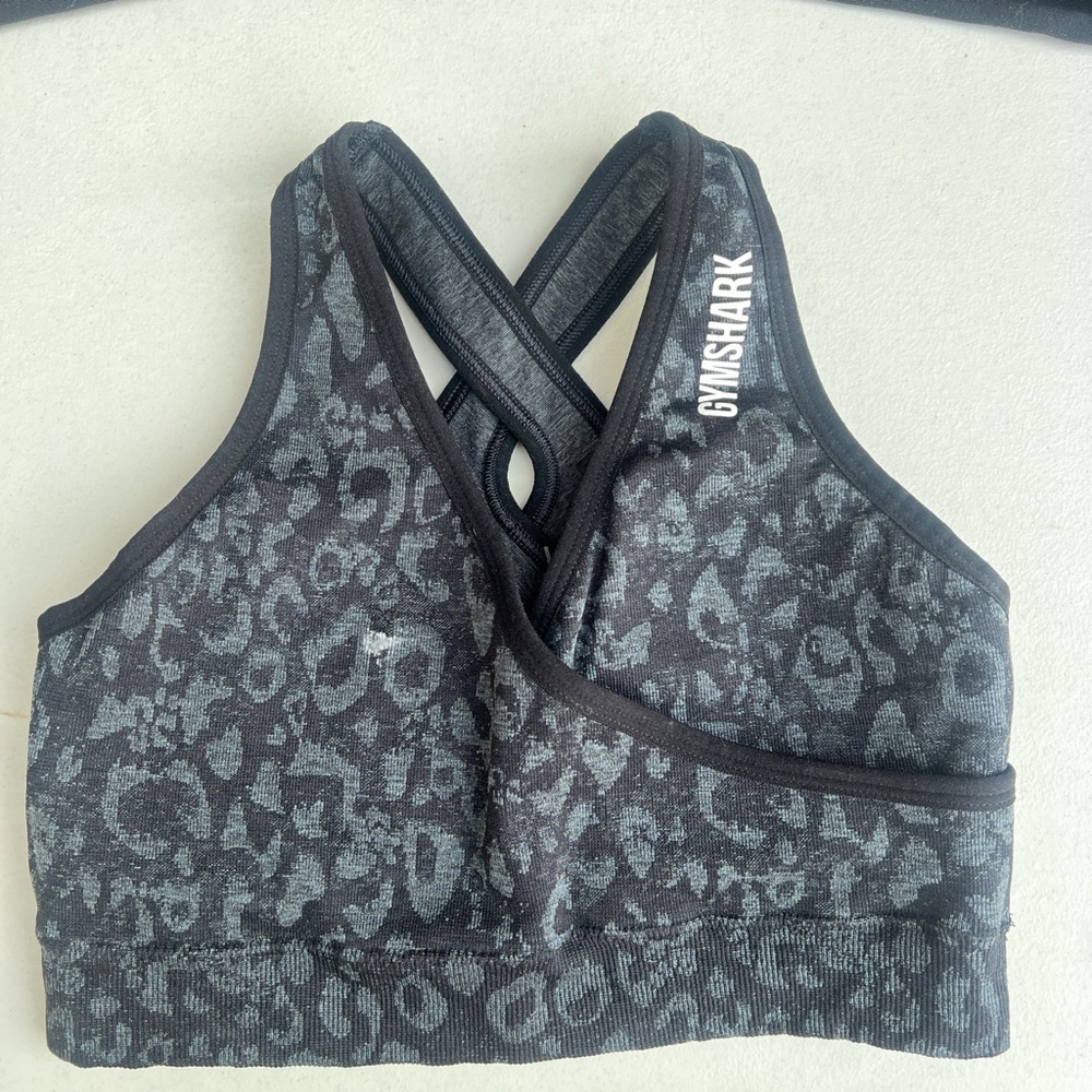 Black Gymshark sports bra